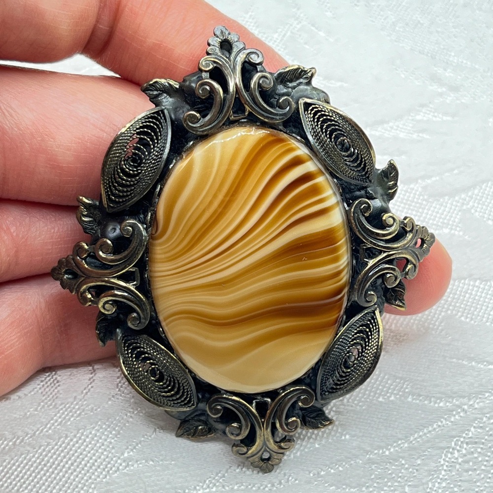 Vintage Swirl Marbled Brown Glass Faux Stone Oval Brooch w/ Ornate Filigree